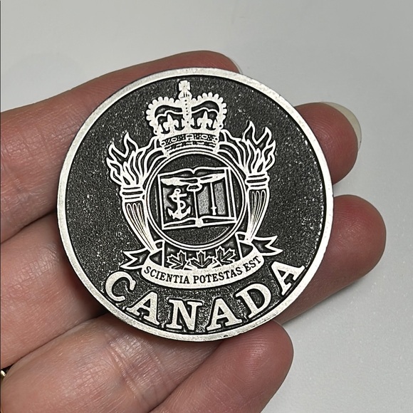 Canada Post Pin - Picture 4 of 4